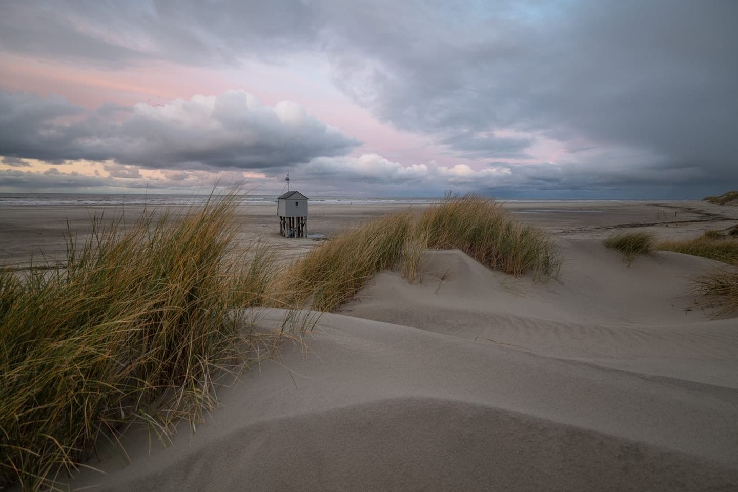 Breed strand Terschelling, op loopafstand van vakantiehuis Noordhoek