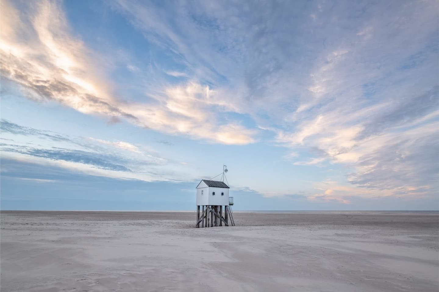 Strand Terschelling bij bewolking, vakantiehuis Noordhoek Waddeneiland