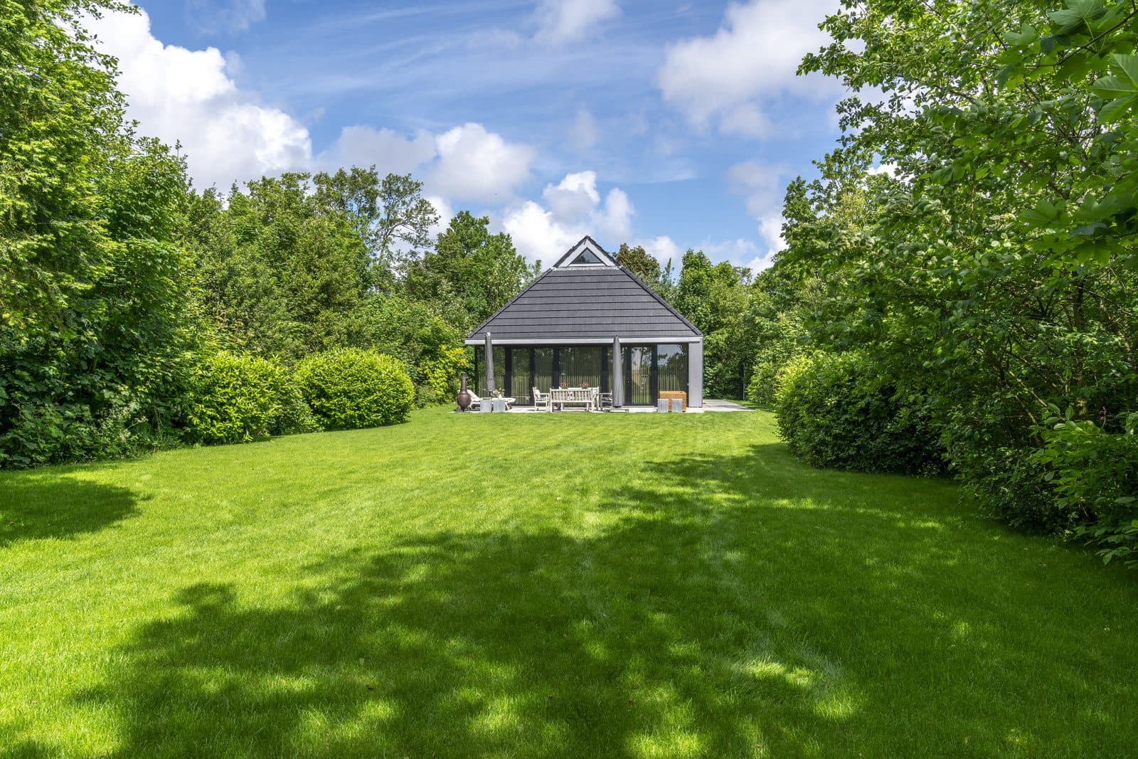 Noordhoek — modern vakantiehuis aan de bosrand in Midsland Noord, Terschelling